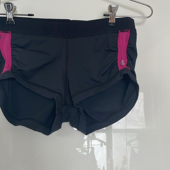 Lululemon Athletic Shorts in Black and Pink Size-Medium - Picture 6 of 11